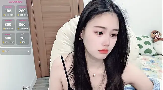 LILI-Baobei online show from March 4, 2025, 3:11 am