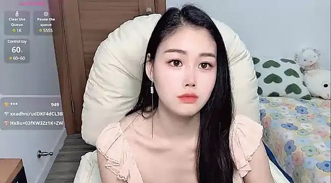 LILI-Baobei online show from March 20, 2025, 5:46 am