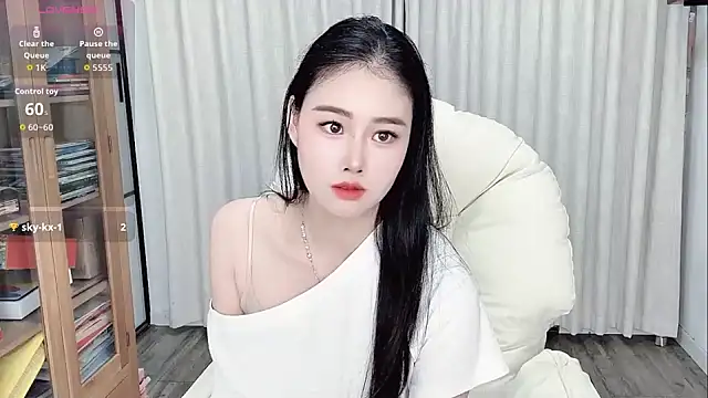 LILI-Baobei online show from September 17, 2025, 3:08 am