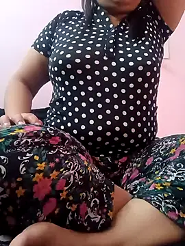 Housewife12 online show from December 18, 2024, 6:21 am