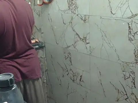 Snapshot of Housewife12 chatting on October 16, 2025, 8:04 am Housewife12 online show from October 16, 2025, 8:04 am