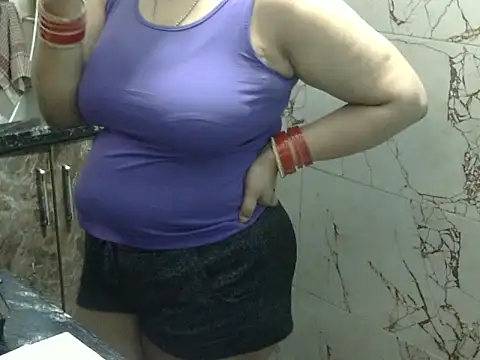 Housewife12 online show from February 1, 2026, 8:13 am