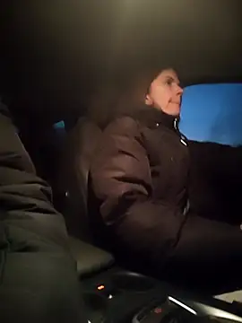 sansan2411 online show from November 27, 2025, 4:42 pm