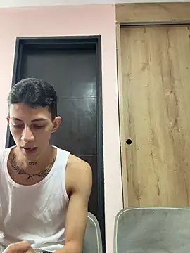 Snapshot of Angel_xxx chatting on June 3, 2026, 11:32 pm Angel xxx online show from June 3, 2026, 11:32 pm