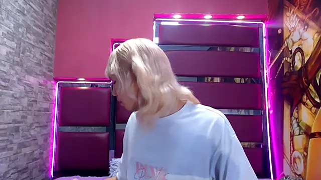 perfectlump online show from October 15, 2025, 1:33 pm