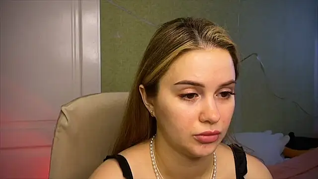 Snapshot of IlonaMurf chatting on April 4, 2026, 8:01 am IlonaMurf online show from April 4, 2026, 8:01 am