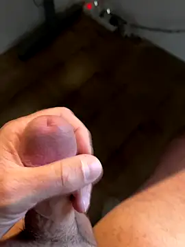 Snapshot of mikiss789 chatting on September 12, 2025, 4:29 pm mikiss789 online show from September 12, 2025, 4:29 pm