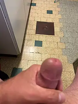 Snapshot of mikiss789 chatting on October 11, 2025, 12:26 pm mikiss789 online show from October 11, 2025, 12:26 pm