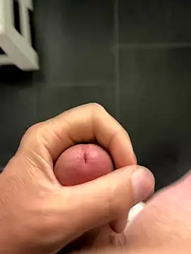 Snapshot of mikiss789 chatting on October 15, 2025, 4:01 am mikiss789 online show from October 15, 2025, 4:01 am