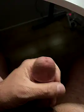 Snapshot of mikiss789 chatting on October 27, 2025, 8:35 pm mikiss789 online show from October 27, 2025, 8:35 pm