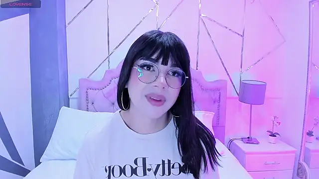 RoseCassie online show from January 5, 2025, 1:26 pm