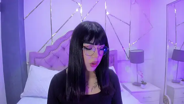 RoseCassie online show from January 8, 2025, 12:47 pm