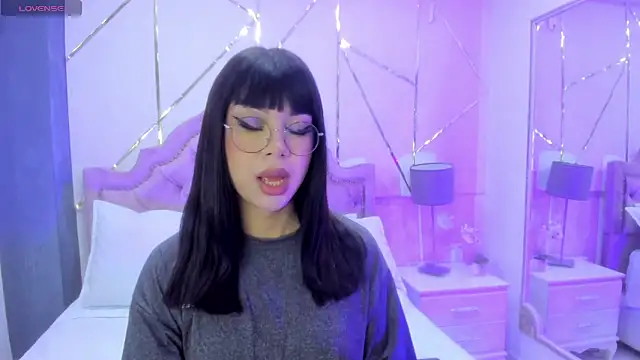 RoseCassie online show from January 11, 2025, 12:50 pm