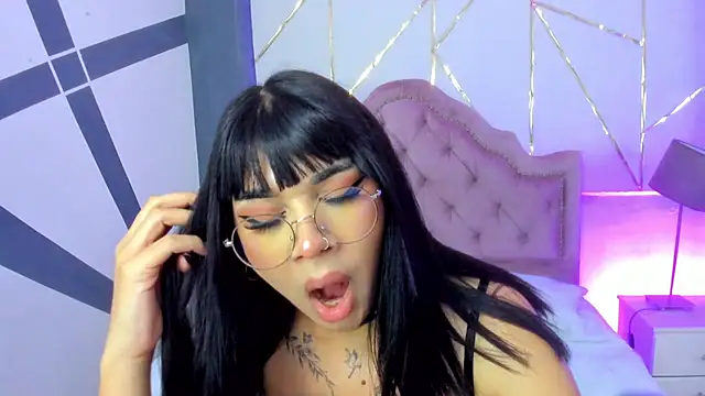 RoseCassie online show from January 20, 2025, 6:53 pm