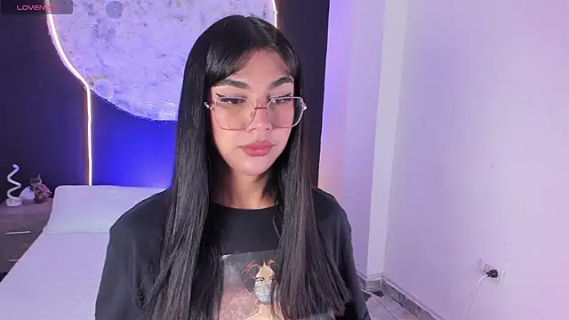 RoseCassie online show from November 28, 2025, 1:14 pm