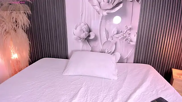 Snapshot of RoseCassie chatting on July 9, 2026, 12:42 pm RoseCassie online show from July 9, 2026, 12:42 pm