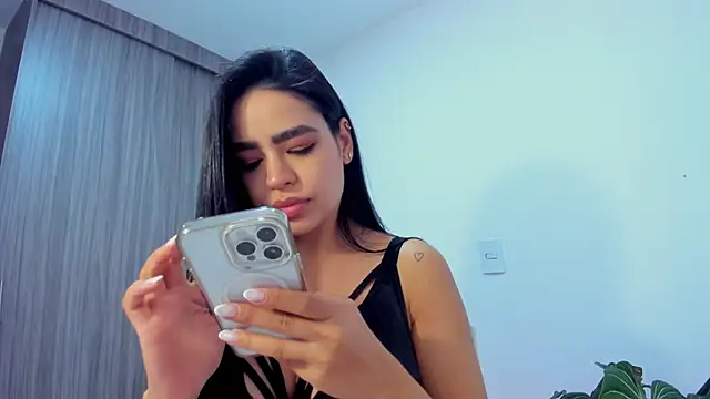 Sara Leblanc online show from November 11, 2025, 4:07 pm