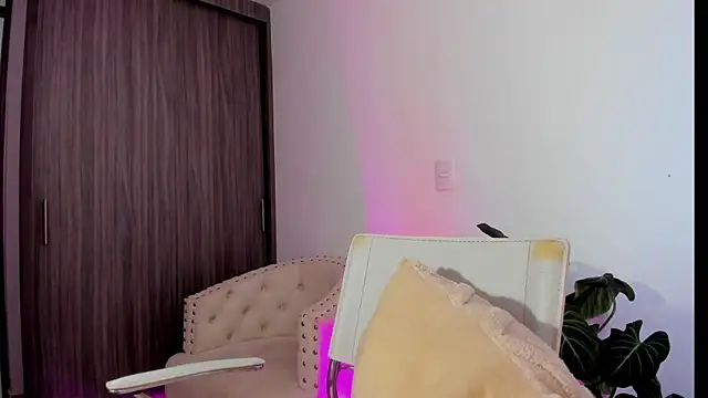 Sara Leblanc online show from March 10, 2026, 2:44 pm