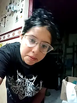 valentina568 online show from September 11, 2025, 4:12 am