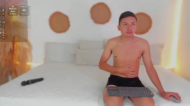 TifannyRossiii online show from December 21, 2025, 2:02 pm