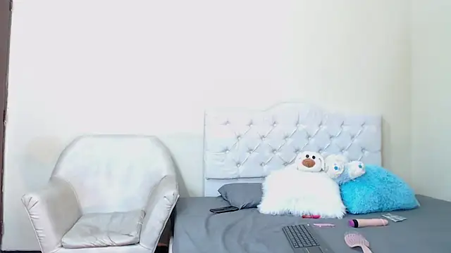 Mariana 16  online show from January 14, 2025, 11:27 pm