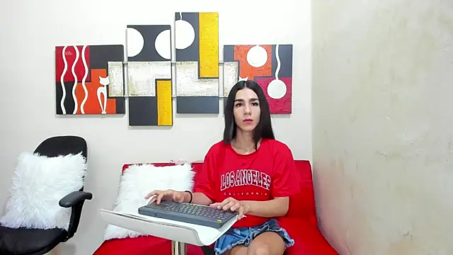 Mariana 16  online show from February 13, 2025, 8:13 pm