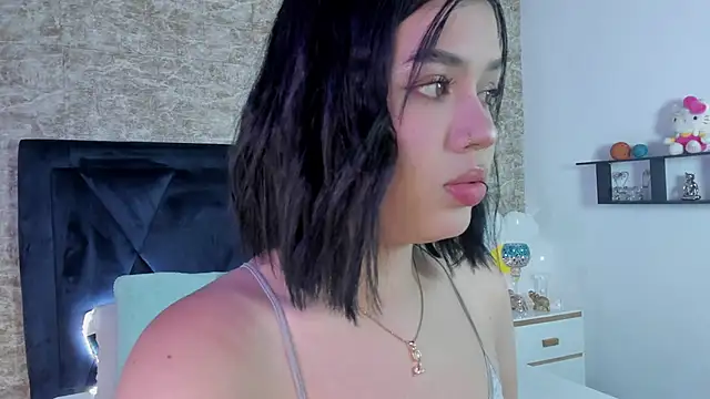 Snapshot of Lily_Woodz chatting on November 12, 2025, 7:13 pm Lily Woodz online show from November 12, 2025, 7:13 pm