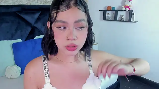 Snapshot of Lily_Woodz chatting on November 21, 2025, 7:12 pm Lily Woodz online show from November 21, 2025, 7:12 pm