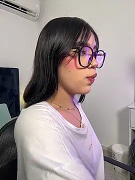 Snapshot of Lily_Woodz chatting on February 9, 2026, 7:07 pm Lily Woodz online show from February 9, 2026, 7:07 pm