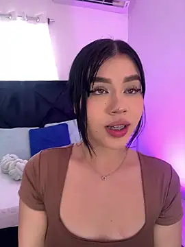 Lily Woodz online show from May 2, 2026, 7:08 pm