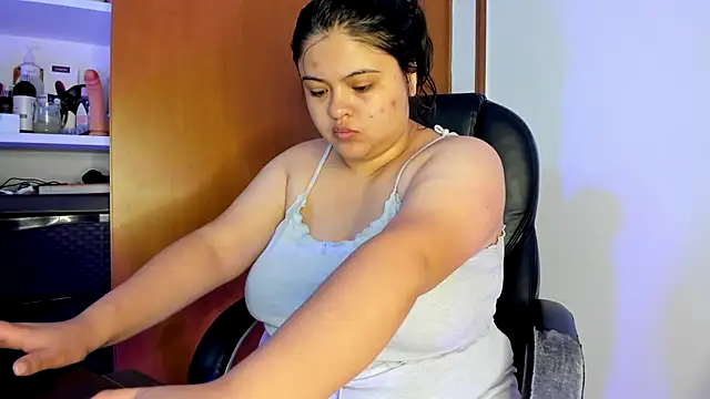 lizzie c online show from February 3, 2025, 9:41 am