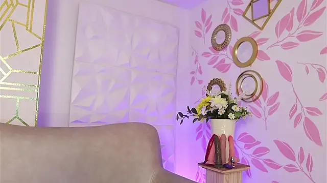 Snapshot of AnikaRomanoff chatting on February 17, 2025, 6:15 pm AnikaRomanoff online show from February 17, 2025, 6:15 pm