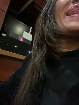 AlejandritaMilano online show from May 21, 2026, 9:00 pm