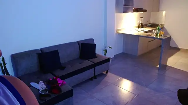 miia-liiam online show from March 8, 2026, 4:16 am