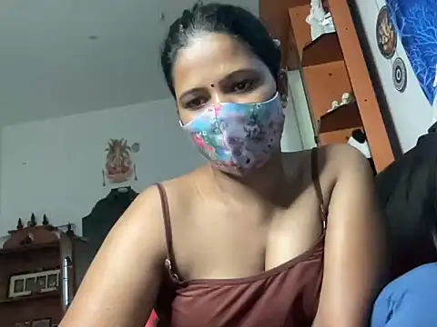 Tamil Sanjana  online show from October 31, 2025, 1:17 am