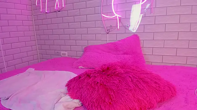 Lily Martinez online show from December 25, 2024, 11:31 pm