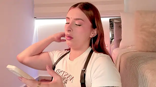 Snapshot of Alissonroses chatting on February 16, 2026, 7:43 pm Alissonroses online show from February 16, 2026, 7:43 pm