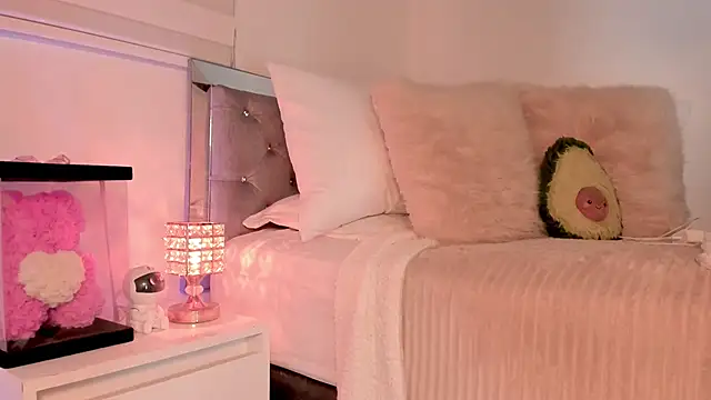 Snapshot of Alissonroses chatting on March 17, 2026, 10:13 pm Alissonroses online show from March 17, 2026, 10:13 pm