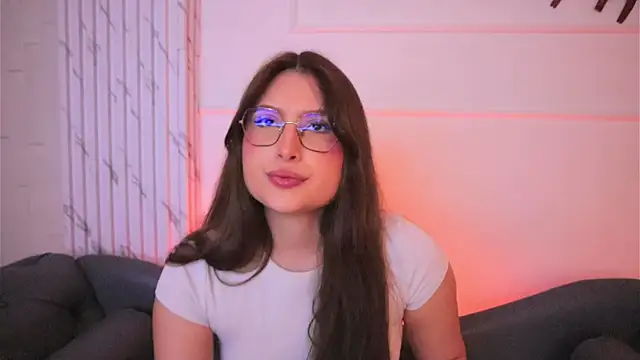 Daisha Riley online show from December 19, 2025, 3:57 am