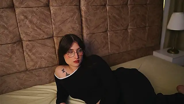 Daisha Riley online show from March 17, 2026, 3:55 am