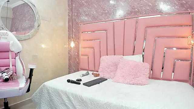 SEXY HOTTIE   online show from January 26, 2025, 3:47 pm