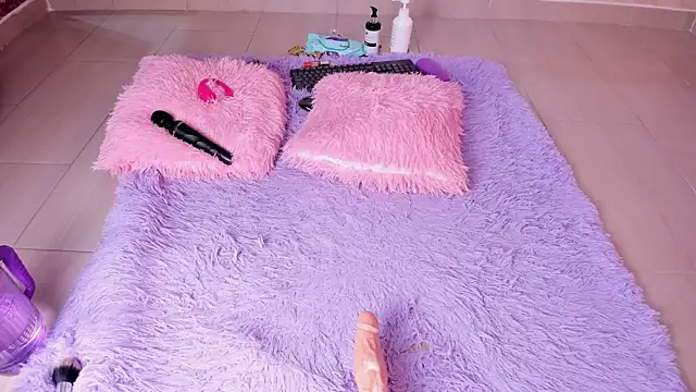 SEXY HOTTIE   online show from March 18, 2025, 3:53 pm