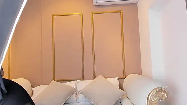 PerlaPreciosa online show from September 23, 2025, 3:42 am