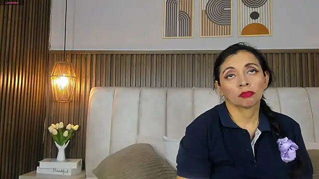 PerlaPreciosa online show from June 6, 2026, 3:55 am