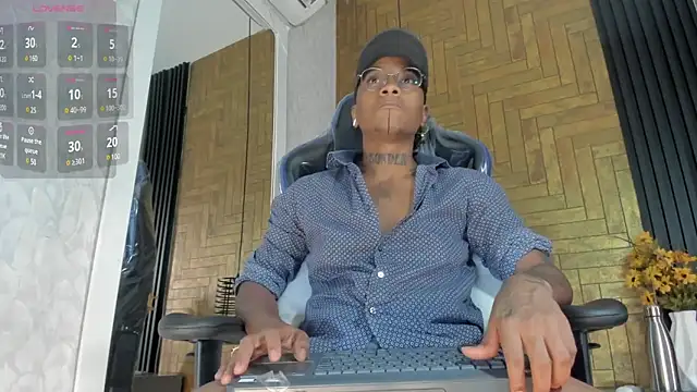 Snapshot of JhonyMiller_ chatting on January 16, 2025, 8:25 pm JhonyMiller  online show from January 16, 2025, 8:25 pm