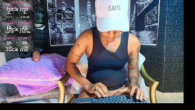 Snapshot of JhonyMiller_ chatting on January 19, 2025, 2:15 am JhonyMiller  online show from January 19, 2025, 2:15 am