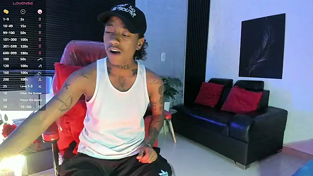Snapshot of JhonyMiller_ chatting on September 13, 2025, 8:19 pm JhonyMiller  online show from September 13, 2025, 8:19 pm