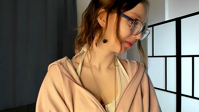 Snapshot of EIviaForland chatting on December 27, 2024, 4:04 am EIviaForland online show from December 27, 2024, 4:04 am