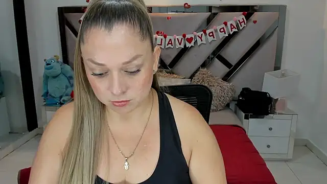 natalia5560 online show from September 30, 2025, 1:27 pm