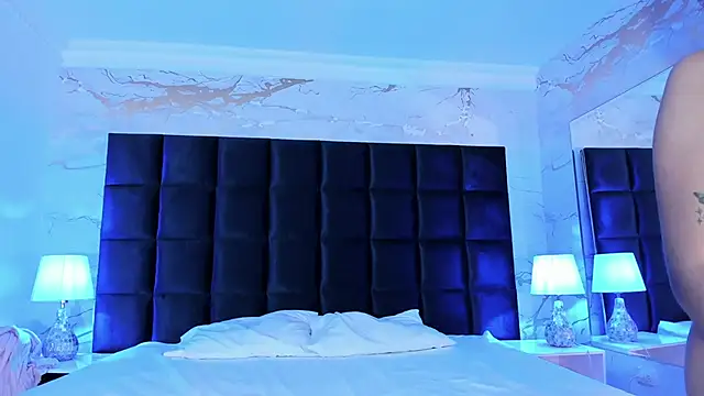 loladupont online show from February 24, 2026, 3:04 am